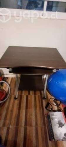 Escritorio con doble repisa