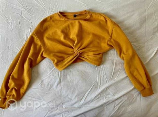 Poleron tipo crop top