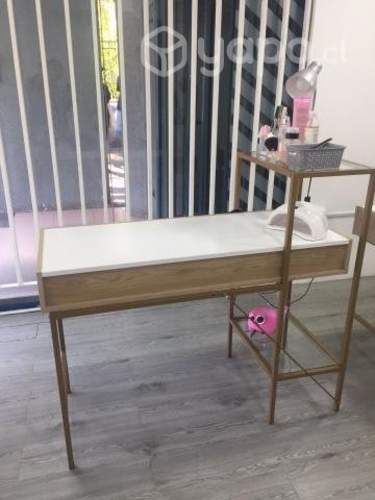 Mesa para manicurista
