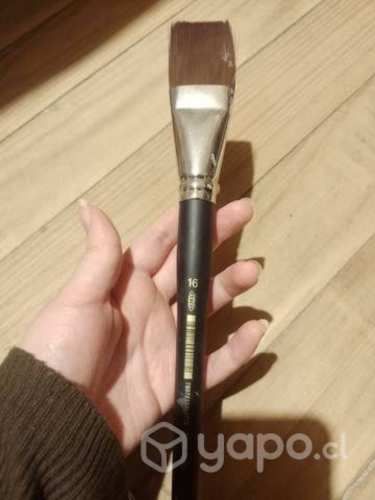Pincel número 16 artel