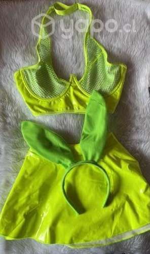 Hermoso disfraz flúor de coneja