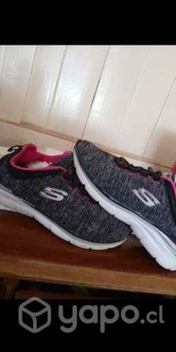 Un detalle sketcher dama 37.24 cm