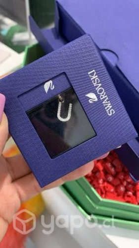 Dije letra U swarvoski