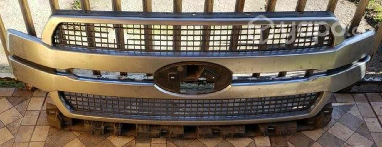 Mascara F150 Titanium 2018 2020 detalle mínimo