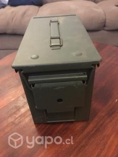 Caja metálica militar