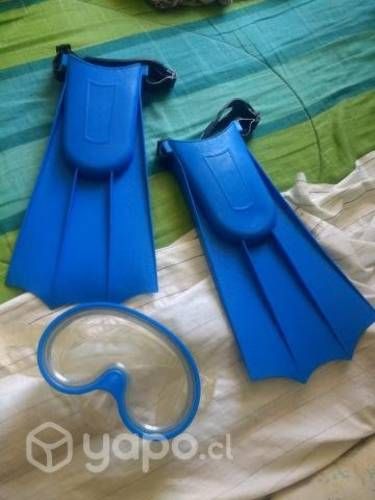 Lentes y aletas de agua