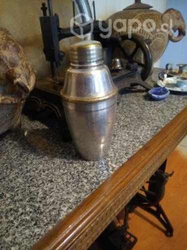 Antigua coctelera Windsor plaque