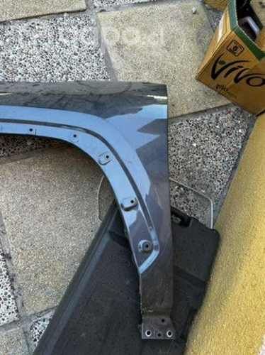 Tapabarro derecho Toyota RAV4 2020 Aluminio