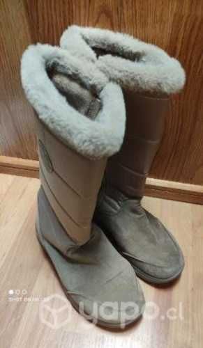 Hermosos zapatos y botas como nuevos