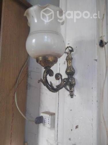 2 apliques de bronce con sus tulipas disponible