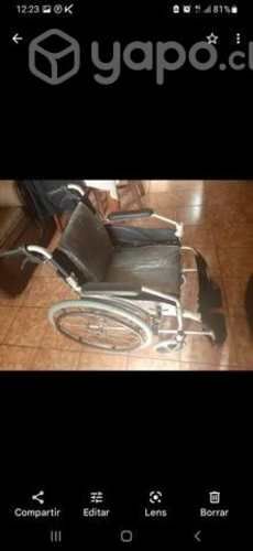 Silla ruedas, máquina de ejercicios y audífonos