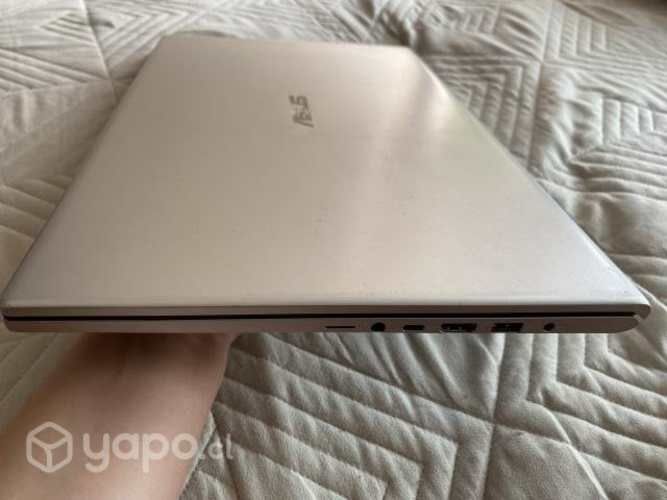 Laptop ASUS VivoBook Ryzen7 Ram 12 GB