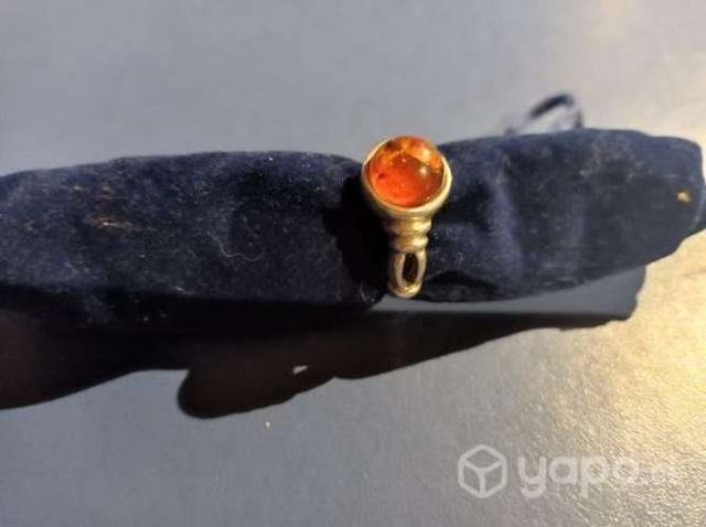 Anillo de plata con piedra