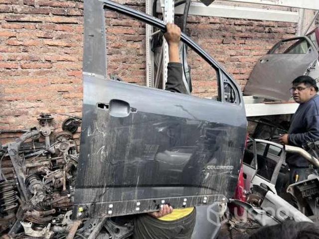 Puerta Chevrolet colorado lado copiloto