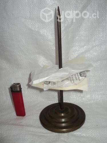 Antiguo Pincha Papeles De Bronce