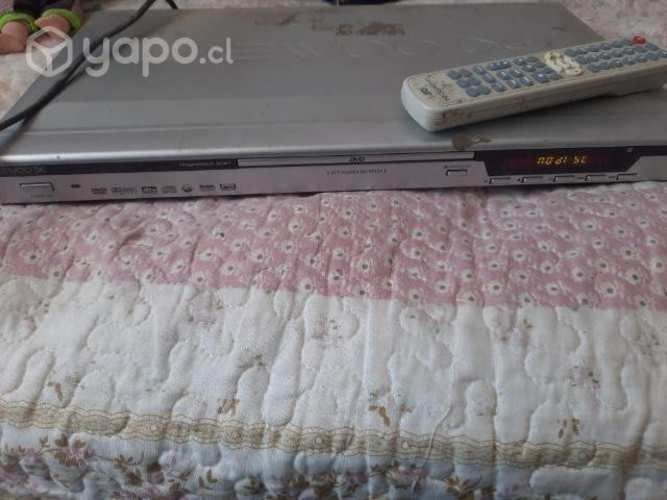 DVD en venta con su control