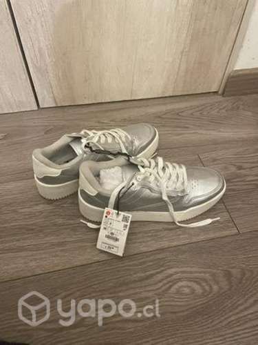 Zapatillas Plateadas Nuevas