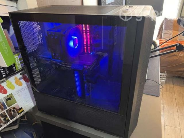 Computador PC gamer de escritorio