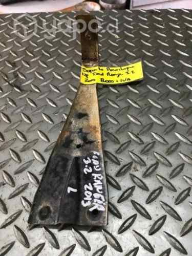 Soporte parachoque izq Ford Ranger 3.2 2014