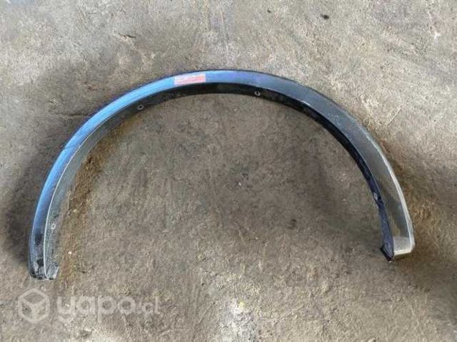 Moldura pasa rueda trasera izquierd Ford F150 2018