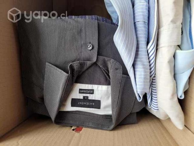 Lote de camisas y chaquetas