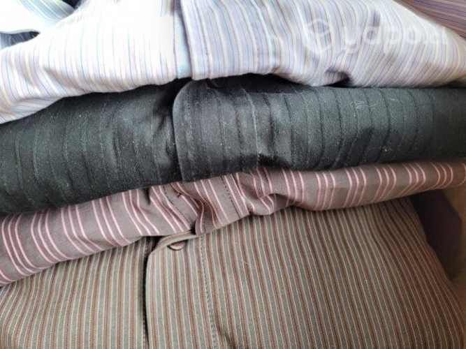 Lote de camisas y chaquetas