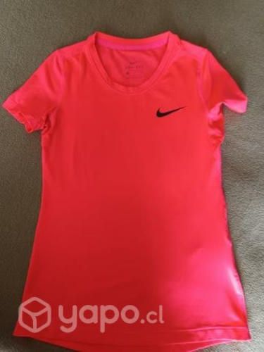 Polera Nike Dri- Fit Talla S Kids