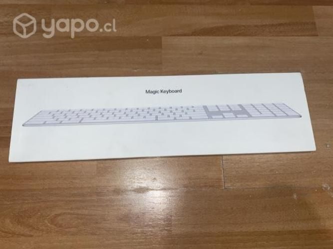 Magic Keyboard inalámbrico via Bluetooth