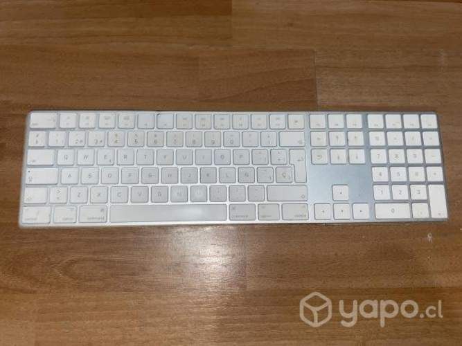 Magic Keyboard inalámbrico via Bluetooth