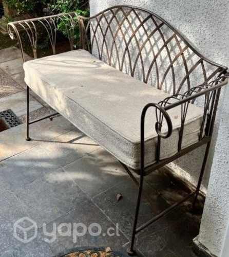 Sofá de terraza 2 cuerpos de fierro con cojín.
