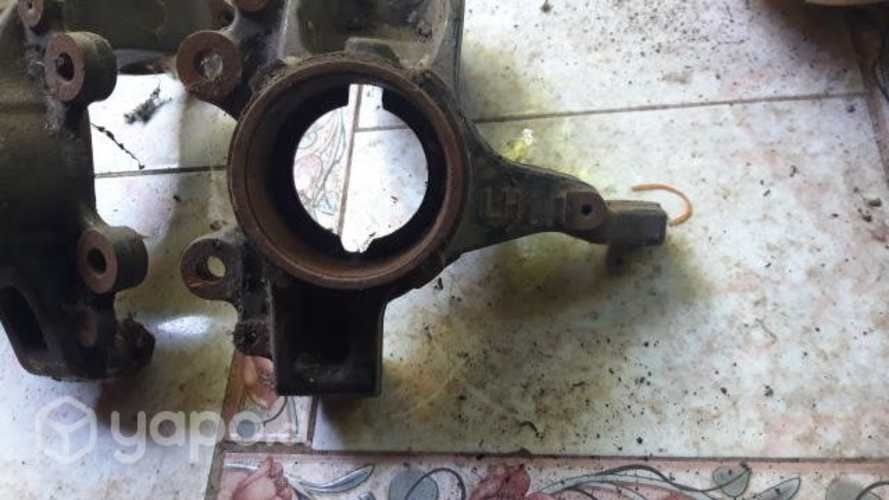 Muñon delantero original Mazda 3 2008 con abs