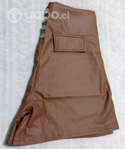 Short eco cuero