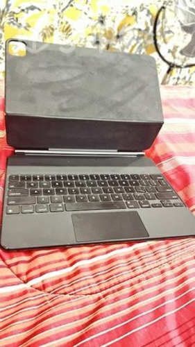 Ipad pro 5 gen. 256 gb chip m1 + magic keyboard