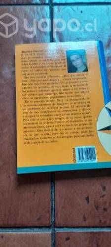 Un secreto en mi colegio, Angélica Dossetti.