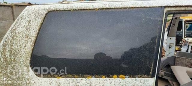 Luneta mitsubishi montero sport