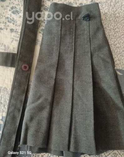 Falda colegio talla 6