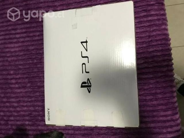 Play 4 con dos controles