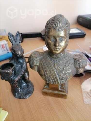 dos imágenes de bronce