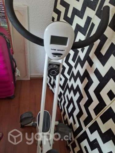 Bicicleta estática muy poco uso