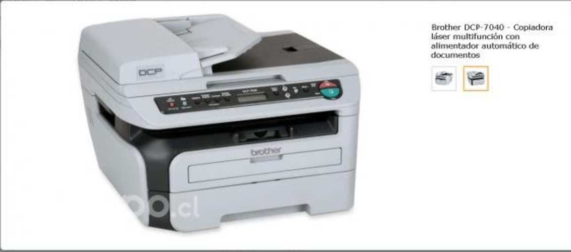 Impresora brother DCP-7040 + 3 toner originales