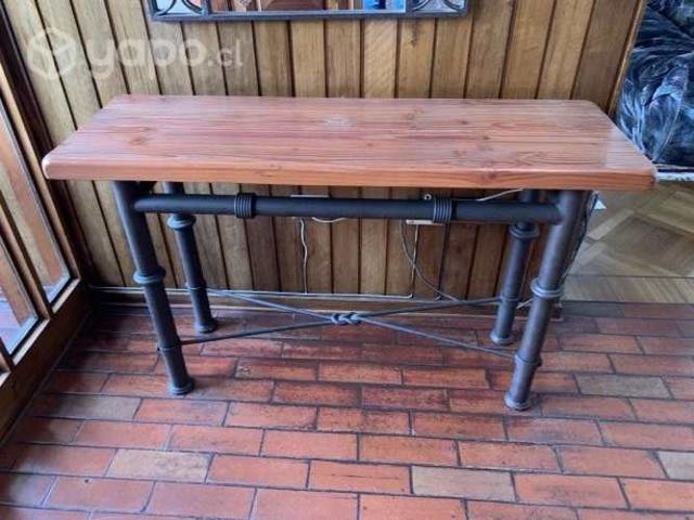 Mesa Arrimo de Pino oregon con fierro etrusco. Muy