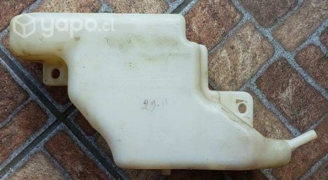 Deposito refrigerante Tata Xenon buen estado