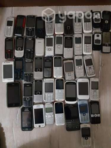 Colección de Celulares Antiguos