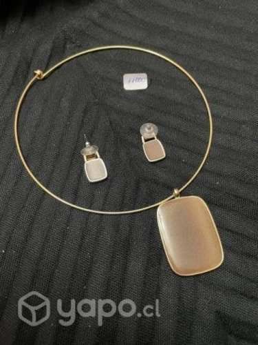 Conjunto de collar y aros