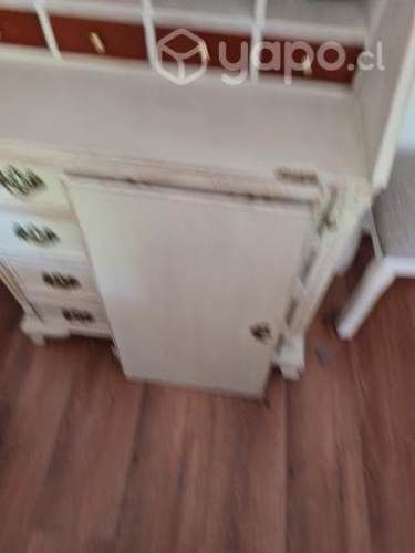 Escritorio cómoda y piso envejecido, solo efectivo