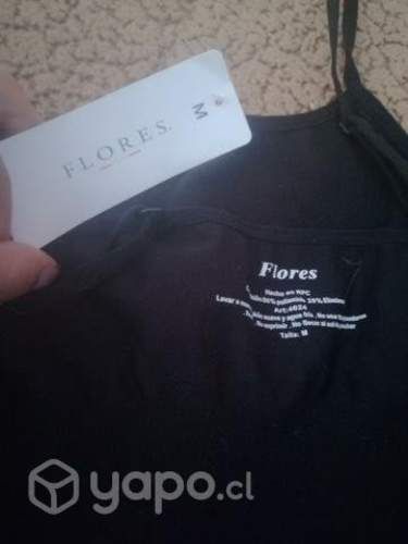 Camiseta negra Flores