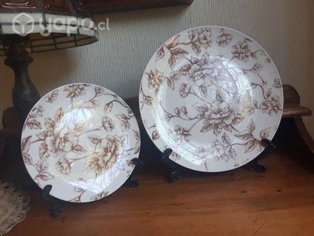 Par de platos decorativos estilo envejecido