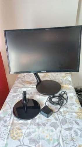 Monitor pantalla curva Samsung casi nuevo