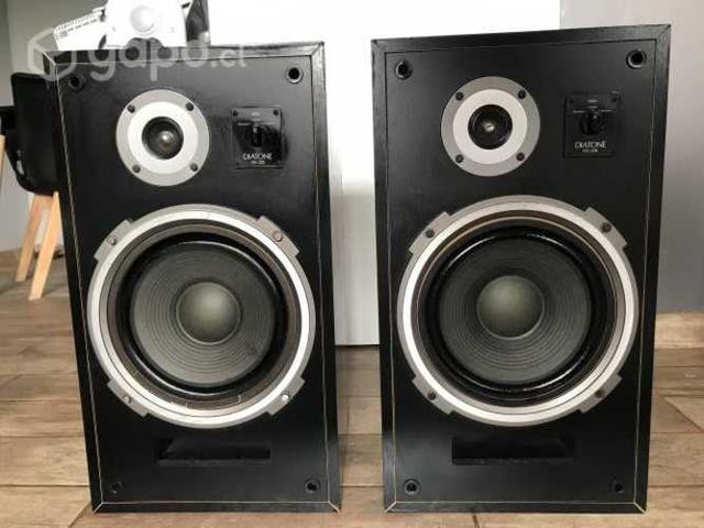 Impecable sonido de Parlantes Diatone DS25B