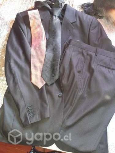 Terno o ambo casi nuevo